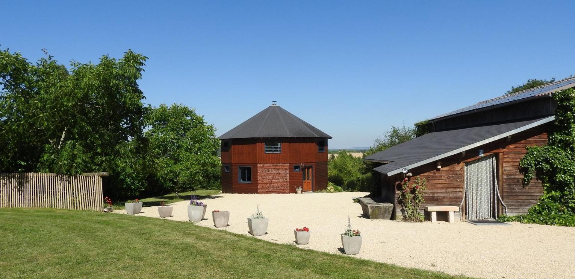 La Maison Ronde Et Ses 2 Cahutes Monthoiron Eksteriør bilde